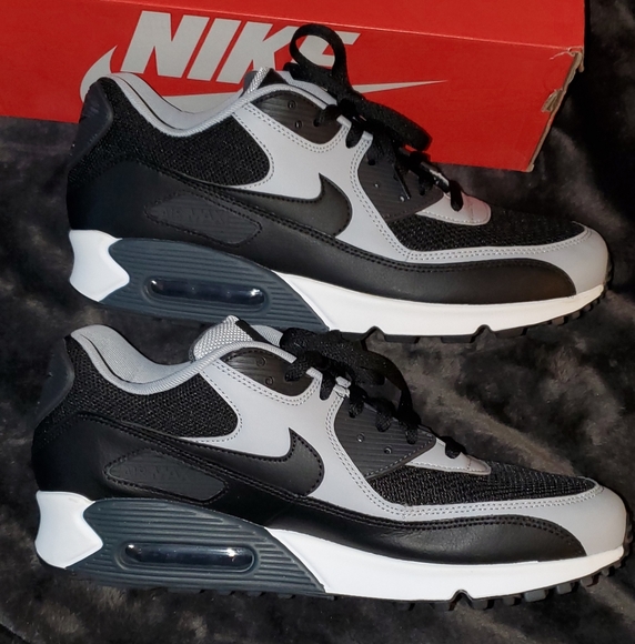 Nike Air Max 90 Essential - Picture 2 of 6